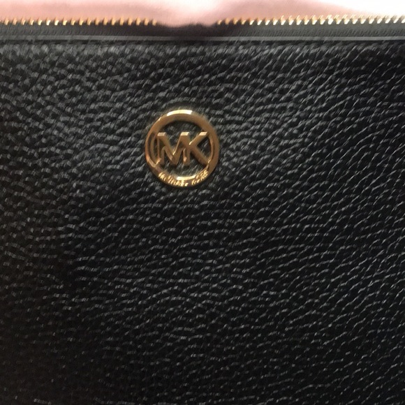 Michael Kors black wristlet - Picture 2 of 11